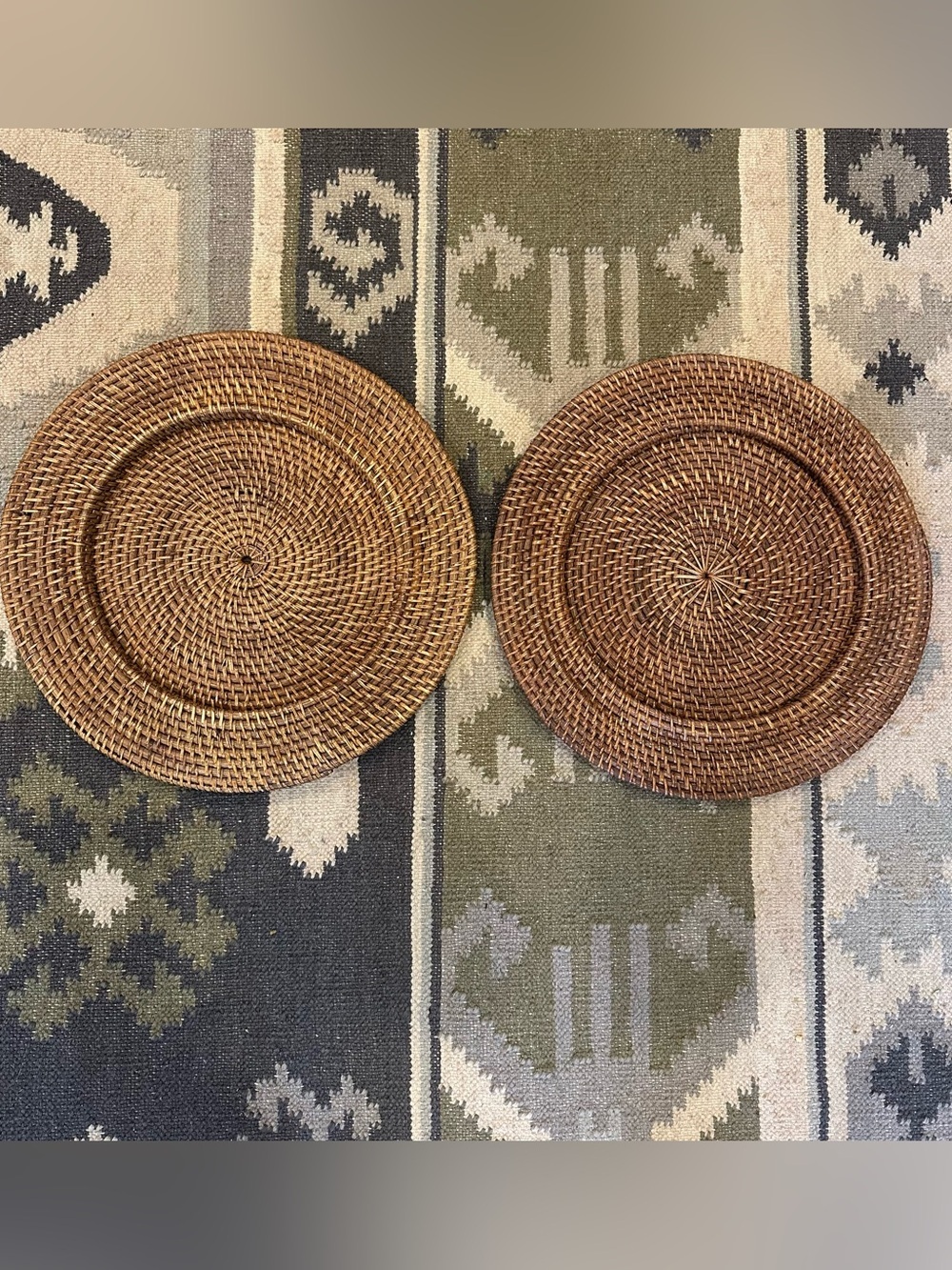 Set of 2 Hand Woven Rattan Charger Plates Natural Wicker Boho Table Decor 13”